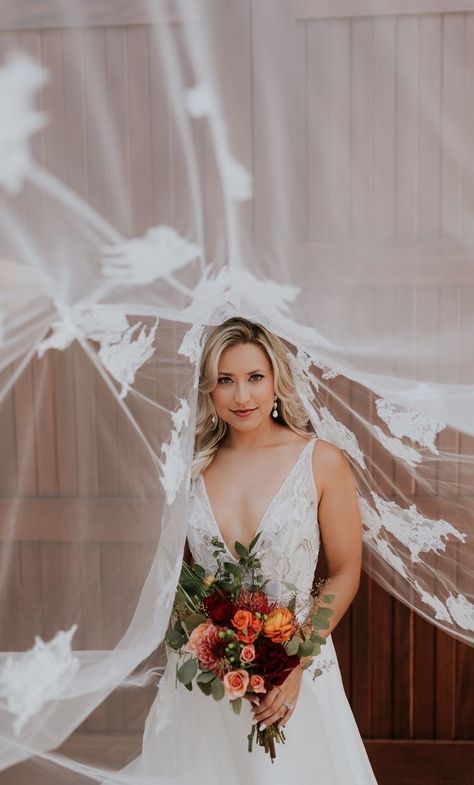 Outdoor Boho Wedding, Bridal Portraits Outdoor, Wedding Portrait Poses, Bridal Photography Poses, Bride Pictures, Ontario Wedding, Bride Photoshoot, Bride Poses, Wedding Picture Poses