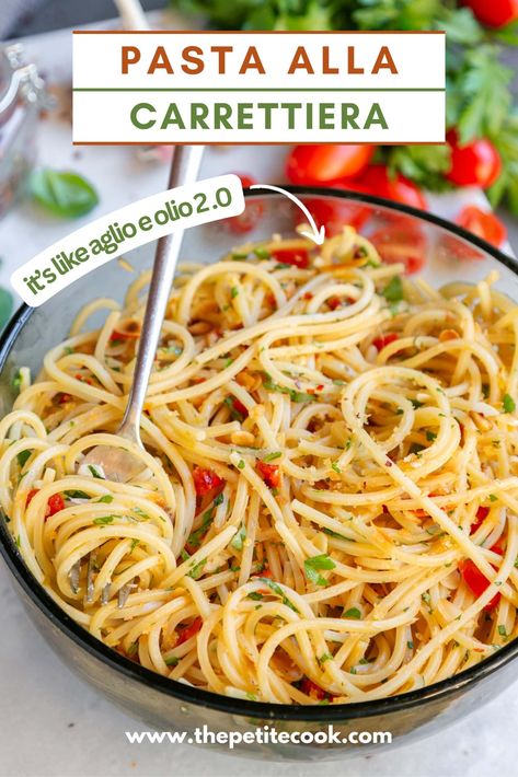 Quick, easy, cheap and tasty: spaghetti alla carrettiera is basically an upgraded version of spaghetti aglio and olio! Spaghetti Alla Carrettiera, Spaghetti Frittata, Vegan Spaghetti, Spaghetti Aglio, Chickpea Pasta, Pasta Ingredients, Pasta Dinner Recipes, Cheesy Sauce, Easy Cheap