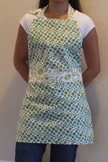 Aprons Diy Patterns, Crochet Boot Cuffs Free Pattern, Easy Apron Pattern, Bib Apron Pattern, Free Apron Pattern, Easy Apron, Kitchen Sewing, Apron Pattern Free, Reversible Apron