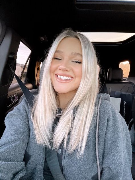 Blond Hairs, Bre Sheppard, Fresh Makeup Look, Ball Hair, Fresh Makeup, Straight Blonde Hair, Blonde Hair Inspiration, Blonde Hair Shades, Balayage Hair Blonde