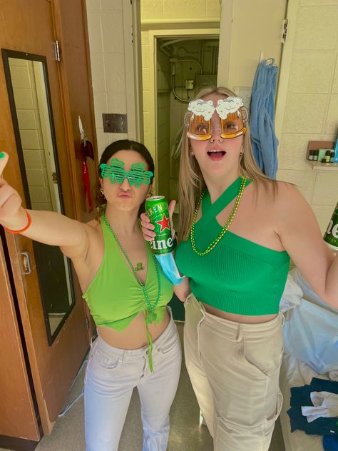 Fake Pattys Day Outfit, St Patricks Day Outfits College Parties, Saint Patricks Day Aesthetic, St Pattys Day Outfit College, St Patricks Day Aesthetic, Bachlorette Outfit, St Pattys Outfit, Pattys Day Outfit, St Patricks Outfit