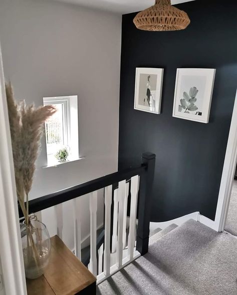 Hallway Colour Schemes, Hallway Landing, Stairs And Hallway Ideas, Entrance Hall Decor, Staircase Wall Decor, Hallway Colours, House Staircase, Hallway Inspiration, Narrow Hallway Decorating