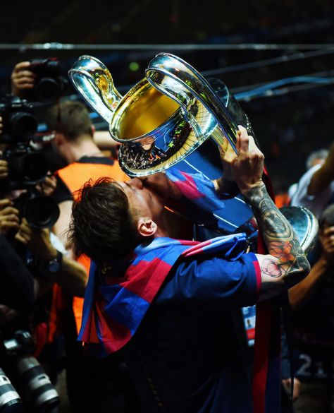 Messi with the Cup | 2015 Champions League Final, Berlin, 6 June 2015 Wc Icon, Messi 2015, Champions League 2015, Barcelona Champions League, Messi Pictures, Messi Champions League, Champions League Trophy, Lionel Messi Fc Barcelona, Lionel Messi Barcelona