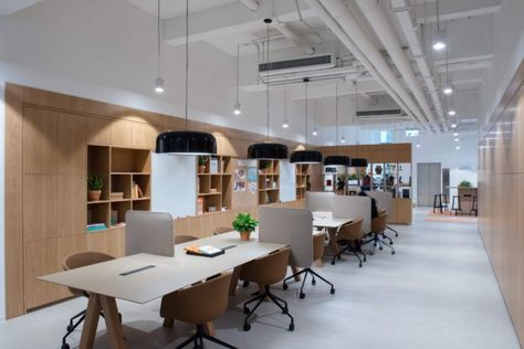 Office Collaboration Area, Hot Desk, Cool Office Space, Office Interior Design Modern, Coworking Office, Office Renovation, Modern Office Design, Office Floor, Corporate Interiors