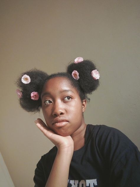 Space buns Space Buns With Flowers, Buns With Flowers, Photography Space, Space Buns, Personal Things, Braids Styles, Art Hair, Beauty Hairstyles, Trail Mix