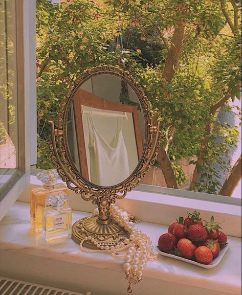 Vanity Makeup Mirror, Storage Systems, Vanity Makeup, Vintage European, Custom Closets, Home Storage, About Love, Makeup Mirror, European Style