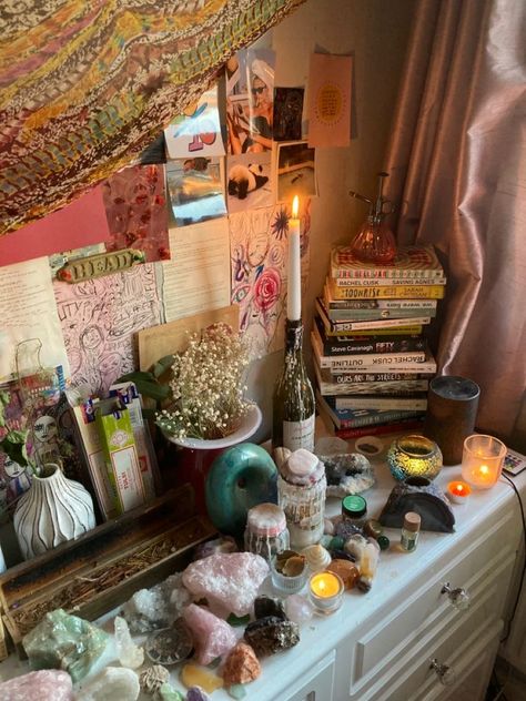 Maximalist Dresser Decor, Extraordinary Machine, Drawer Decor, Uni Room, Dorm Bedroom, It Girls, Candle Table, Grunge Room, Room Goals