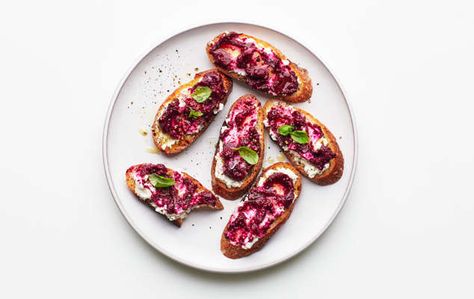 Make Beet Pesto From That One Shriveled Beet Haunting Your Refrigerator Beet Pesto, Parmesan Roasted Cauliflower, Vegetable Bin, Olive Oil Garlic, Beet Recipes, Roast Chicken Recipes, Roasted Beets, Recipes Vegan, Roasted Cauliflower