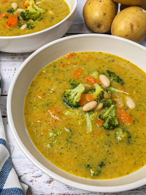 Potato Broccoli Soup, Vegetarian Bowl, Soup With Broccoli, Broccoli Soup Healthy, Dairy Free Soup Recipe, Broccoli Potato Soup, Soup Dishes, Broccoli Potato, Potato Broccoli