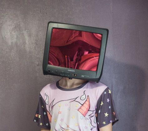 Tv Head Cosplay, Weirdcore Outfits, Object Heads, T Shirt Logo Design, Tv Head, Shirt Logo Design, Dreamcore Weirdcore, Things To Do When Bored, Cosplay Characters