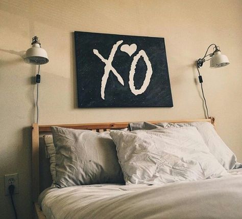 The Weeknd Room Decor, 28 Birthday Theme, New Place Aesthetic, Old Porch, Xo Tattoo, Room Bathroom Ideas, Weeknd Aesthetic, 28 Birthday, Place Aesthetic