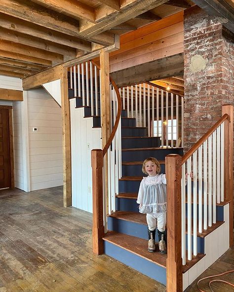 Mezzanine House Design, Ballerina Farm, Farmhouse Staircase, Stairway Decorating, Farmhouse Cabin, Farm Store, European Farmhouse, Pastel House, Agriculture Farming