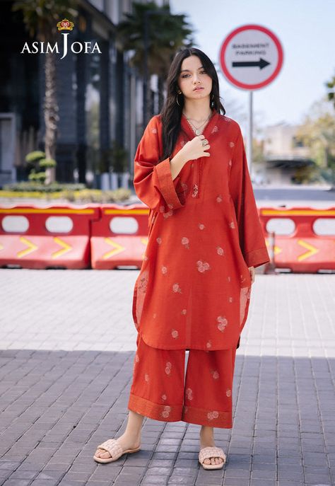 Pakistani Trouser Design 2024, Frock Type Kurti Designs, Pakistani Fashion Casual Kurta Designs, Eastern Clothes, Aina Asif, Pakistani Kurta Designs, Pakistani Casual Dresses, Shalwar Design, Bts Bracelet