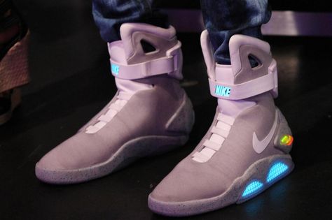 These New Battery-Powered Nikes Literally Lace Themselves Up Light Up Sneakers, Nike Shoes Outfits, Marty Mcfly, Nike Shoes Outlet, Puma Fierce Sneaker, Lacing Sneakers, Shoes Outlet, To The Future, Back To The Future