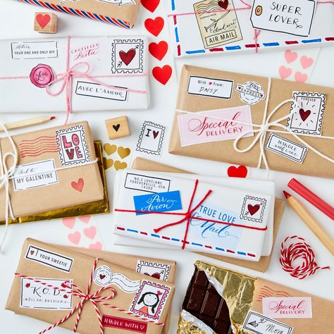 Special Delivery Chocolate Bar Package | Darcy Miller Designs Chocolate Bars Gift, Personalized Chocolate Bars, Martha Weddings, Chocolate Wrapping, Valentines Day Food, Valentine Chocolate, Cadeau Diy, Personalized Chocolate, Sweet Valentine