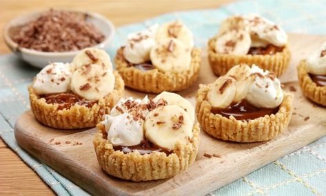 Maltesers Cheesecake, Easy Banoffee Pie, Vegan Banoffee Pie, Banoffee Pie Recipe, Mini Tortillas, Banoffee Pie, Truffle Recipe Chocolate, Truffle Recipe, Delicious Pies