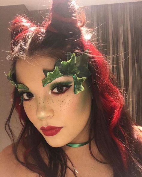 Poison Ivy Costume Diy, Ivy Makeup, Poison Ivy Makeup, Poison Ivy Halloween Costume, Costume Homemade, Orange Wig, Ivy Costume, Poison Ivy Cosplay, Poison Ivy Costumes