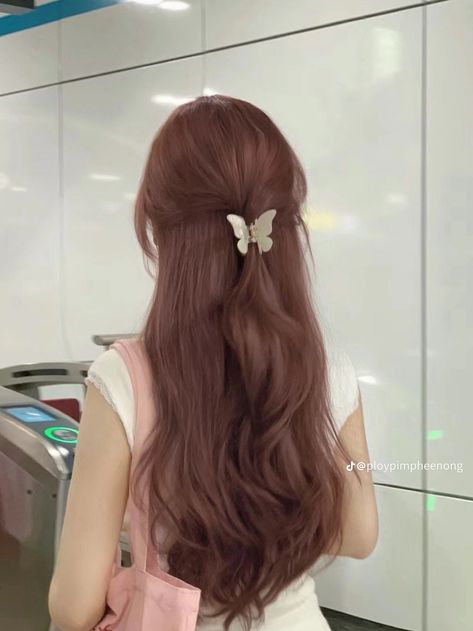 Light Brown Korean Hair, Princess With Brown Hair, Pink Beige Hair, Milktea Hair Colors Korean, Pinkish Brown Hair Korean, Ash Pink Brown Hair Korean, Hair Colors For Pale Skin, Light Brown Hair Japanese, Beige Hair