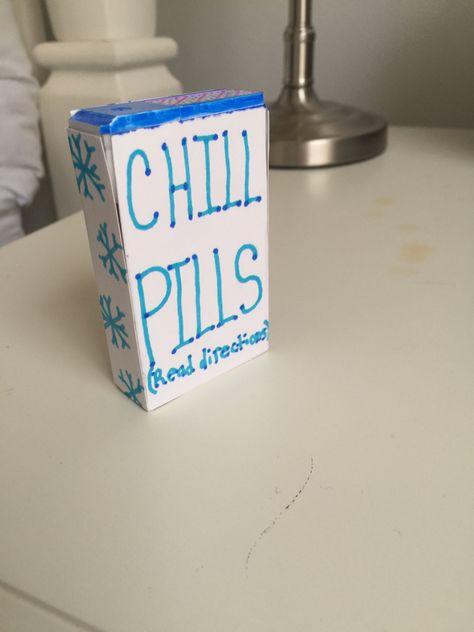 Make "chill pills" out of a tic-tac box! Great for high schoolers with loads of homework! Tic Tac Box Crafts, Box Crafts, Chill Pill, Tic Tac, Homework, Quick Saves, Art