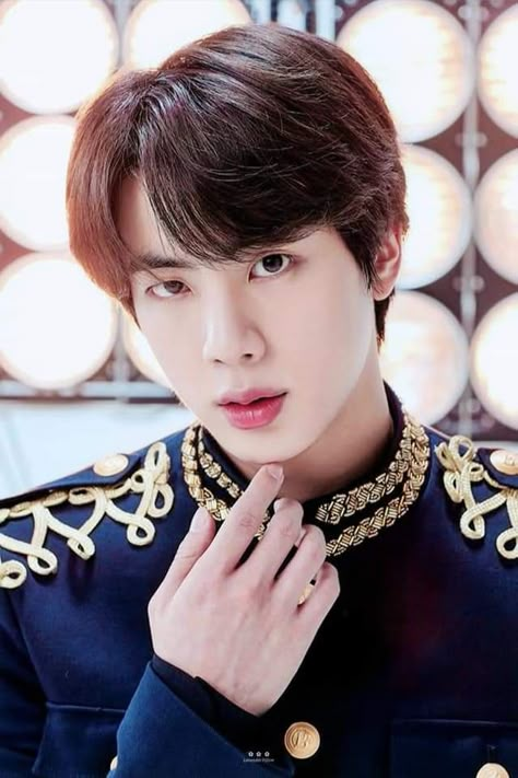 Kim Seokjin #jin #seokjin #kimseokjin #btsjin #bangtansoyoendan #bts #aestethic #wallpaper #photos #hd #postcard #photoshoot #lockscreen Kim Seokjin Photoshoot, Jin Pic, Jin Photo, Wwh Jin, Jin Wwh, World Wide Handsome, Kim Jin, Seokjin Bts, Jin Bts