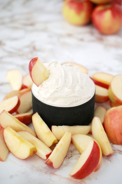 OMG, this fruit dip is so amazing! We love it as an apple dip, but it's delicious with any fruit. And it's only four ingredients! Brown Sugar Fruit Dip, Brown Sugar Dip, Sugar Fruit, Fruity Recipes, Easy Treat, Sugar Apples, Apple Dip, Sweet Dips, Quick Easy Desserts