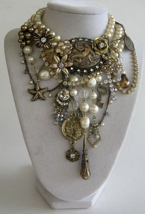 from http://www.etsy.com/people/JeanieSchlegel Gaudy chunky jewelry - love it! Diy Vintage Jewelry Ideas, Found Jewelry, Jewelry 2022, Vintage Assemblage Jewelry, Vintage Jewelry Ideas, Junk Jewelry, Alternative Jewelry, Silverware Jewelry, Assemblage Jewelry