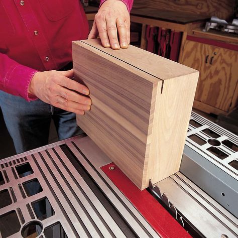 Wood Jewelry Box Diy, Woodcraft Projects, Woodworking Diy Gifts, Wooden Box Plans, Woodworking Tricks, Wood Box Design, Jewelry Box Plans, Wooden Box Designs, Cedar Box