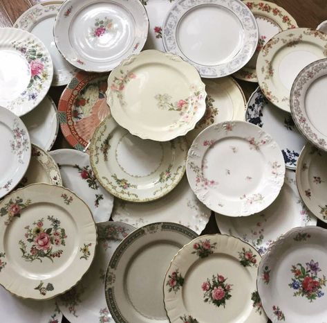 Mixed matches china wedding reception. Mixed China Wedding Table Settings Vintage Plates, Mix Match China Wedding, Vintage Plate Wedding, Thrifted China Wedding, Mixed China Wedding Table Settings, Mixed China Wedding, Thrifted Plates Wedding, Wedding Plates Ideas, Vintage Plates Wedding