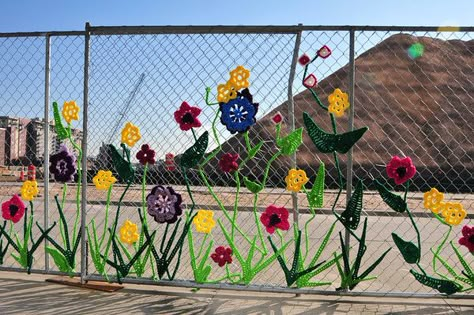 More thought and work went into this. Thought Work, Fence Weaving, Diy Kids Playground, Garden Fence Art, Sensory Garden, Fence Art, School Playground, Outdoor Classroom, School Garden