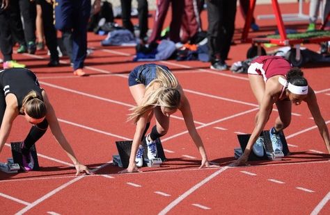 Track And Field Aesthetic, College Track, Track Aesthetic, Track Season, Running Body, Running Pose, Track Quotes, Running Drills, Track Pictures