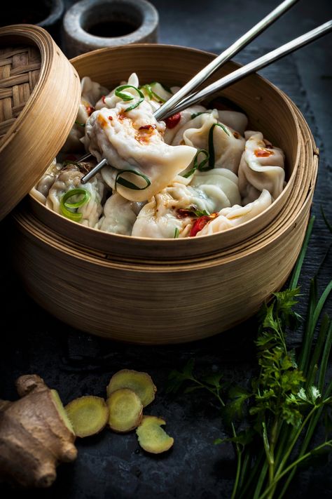 7 Types Of Momos We Can't Wait To Have Types Of Momos, Momo Food, Bamboo Steamer Recipes, Asian Food Photography, Pork Dumpling, Asian Street Food, Evening Snacks, Food Babe, High Quality Food