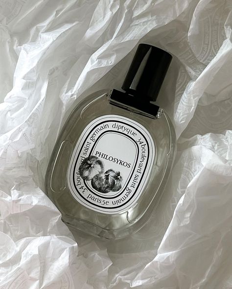 Philosykos Perfume, Diptyque Perfume Aesthetic, Philosykos Diptyque, Diptyque Philosykos Perfume, Dyptique Orphéon, Diptyque Philosykos, Diptyque Ilio Perfume, Astronaut Artwork, Diptyque Perfume