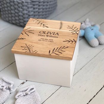 Bespoke Oak Baby Box Perlengkapan Bayi Diy, Diy Christmas Gifts For Kids, Memories Box, Baby Keepsake Box, Wood Gift Box, Baby Box, Wrist Game, Presents For Kids, Baby Diy