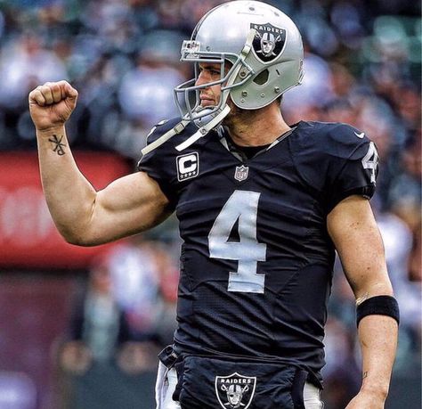 Derek Carr Football For Dummies, Raiders Win, Fantasy Football Champion, Raiders Players, Oakland Raiders Football, Derek Carr, Nfl Raiders, Tattoo Wrist, Football Stars