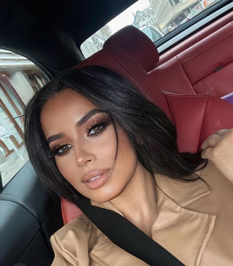 Bronze Makeup Look, Bombshell Makeup, Sultry Makeup, Beauty Zone, Glam Wedding Makeup, Glam Makeup Look, Instagram Selfie, Bold Makeup, Creative Makeup Looks