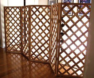 DIY pet barrier Diy Dog Fence, Diy Dog Gate, Cheap Dog Kennels, Dog Barrier, Diy Dog Crate, Diy Dog Kennel, Trellis Panels, Diy Trellis, Pet Barrier