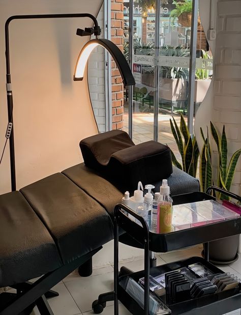 Lash studio Tattoo Studio Interior Aesthetic, Brow Salon Aesthetic, Brow Studio Aesthetic, Brow Artist Studio, Black Lash Studio, Black Lash Studio Decor, Lash Suite Ideas Black, Lash Studio Decor Black, Lash Business Aesthetic Black