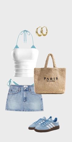 Trendy Outfits Beach, Simple Beach Outfit Ideas, Outfits Verano Aesthetic, Outfit Plage, Beach Outfits Aesthetic, Simple Beach Outfit, Beachy Summer Outfits, Summer Bag Essentials, Beach Aesthetic Outfits