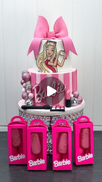 Barbie Cake Ideas, Barbie Cake Ideas Birthdays, Barbie Cake Birthday, Nyc Cake, Barbie Birthday Cake, Barbie Cake, Barbie Party, Cake Art, Custom Cakes