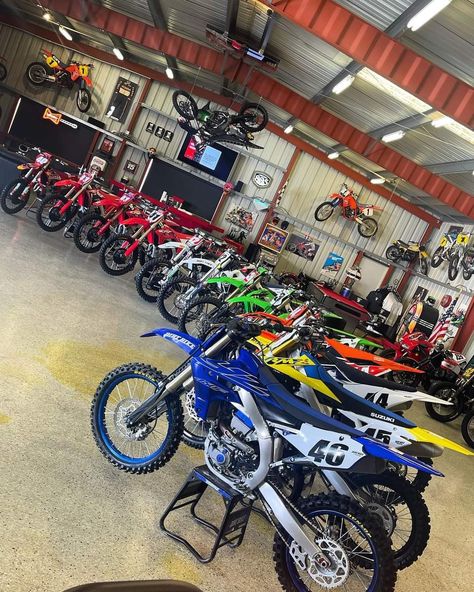 Garage With Dirtbikes, Dirt Bike In Garage, Dirt Bike Garage, Motocross Garage, Dirt Bike Couple, Dirt Bike Shop, Street Legal Dirt Bike, Dirt Bike Riding, Big Garage