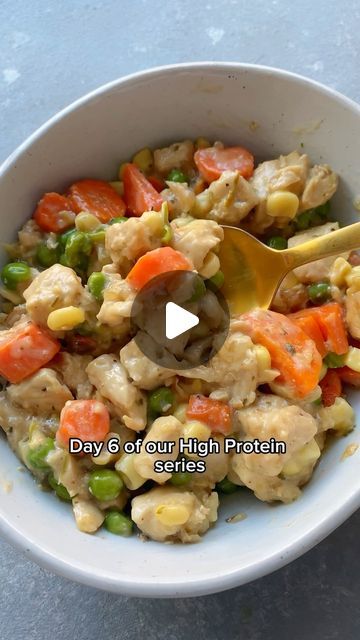 High Protein Chicken Pot Pie, High Protein Chicken Dinner, Pie Bowls, Gina Livy, Gluten Free Chicken Broth, Fiber Meals, The Clean Eating Couple, Clean Eating Couple, High Protein Recipe