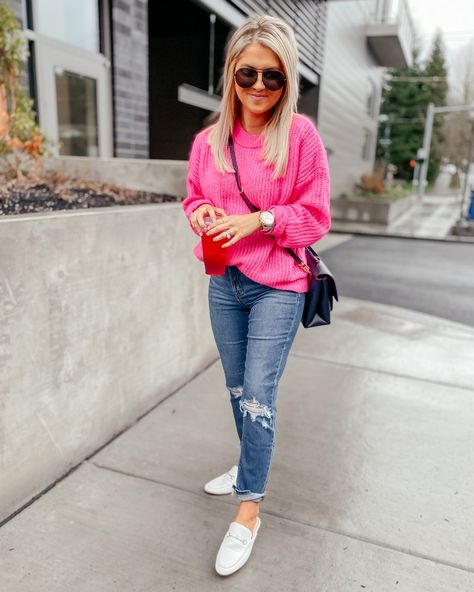 Pink Sweater Outfit Fall, Pink Sweater Outfit Winter, Hot Pink Sweater Outfit, Katy Roach, Pink Top Outfit, Pink Sweater Outfit, Winter Sweater Outfits, Instagram Mom, Hot Pink Sweater