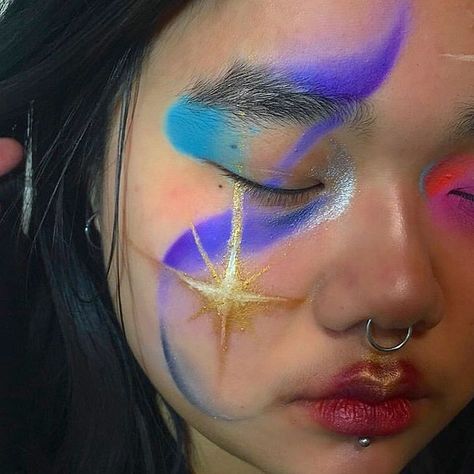 ✨💜 by @uber.express.pool on @christianmomsworstnightmare  @v93oo Cute Makeup Ideas, Artsy Makeup, Funky Makeup, Learning Art, Painted Faces, Cool Makeup Looks, Creative Eye Makeup, Creative Makeup Looks, Creative Eye