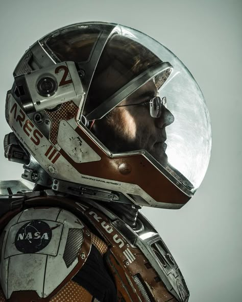 Space Suit Costume, Dan Winters, Andy Weir, Astronaut Suit, Cyberpunk Armor, Space Suits, Helmet Concept, Astronaut Helmet, Astronaut Art