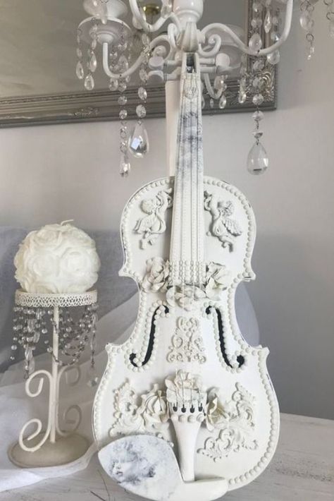 Shabby Chic Violin, White Violin, Cool Violins, Violin Art, Violin Design, Instruments Art, Arte Do Kawaii, Shabby Chick, Violin Music