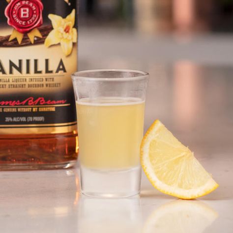 Vanilla Bourbon Lemon Drop | Drink Recipe | Jim Beam® Cocktails Vanilla Drink Recipes, Lemon Drop Drink, Vanilla Cocktail, Vanilla Drinks, Bourbon Smash, Cocktail Recipes Whiskey, Bourbon Recipes, Whiskey Recipes, Vanilla Bourbon