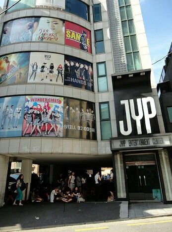 Jyp Entertainment Logo, Jyp Entertainment Building, Yg Entertainment Building, Entertainment Building, Big Hit Entertainment, Jyp Entertainment, Entertainment Logo, Korea Seoul, Entertainment Console