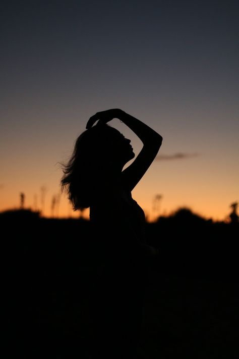 Body Silhouette Photography, Silhouette Photoshoot, Shadows Aesthetic, Shadow Pic, Desert Hiking, Aesthetic Shadow, Shadow Aesthetic, Rainy Day Photography, Hustle Culture