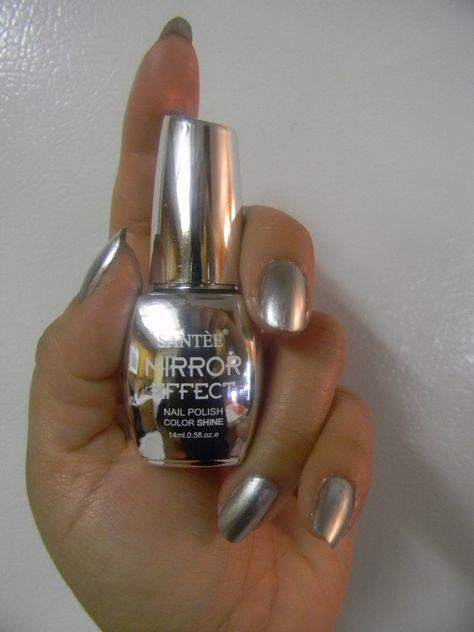 Santee Mirror Effect - Silver Metallic Nail Polish Silver Nail Paint, Silver Nails Polish, Silver Nails Aesthetic, Silver Nails Glitter, Mirror Effect Nail Polish, Mirror Nail Polish, Fingernails Painted, Silver Nail Polish, Chrome Nail Polish