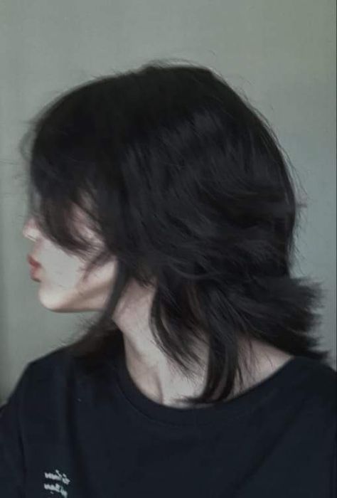 layer x mullet Wolf Haircuts, Black Hair Aesthetic, Androgynous Hair, Asian Short Hair, Shot Hair Styles, Hair Stylies, Short Black Hairstyles, Long Black Hair, Mullet Hairstyle